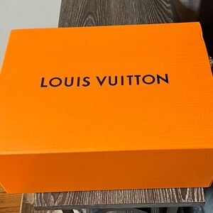 Louis Vuitton men’s slide shoebox. Please NOTE this is the box only.